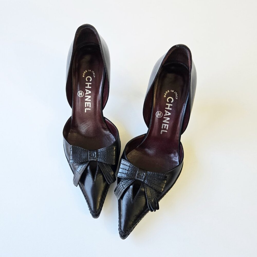 CHANEL Black Leather Bowtie Pumps